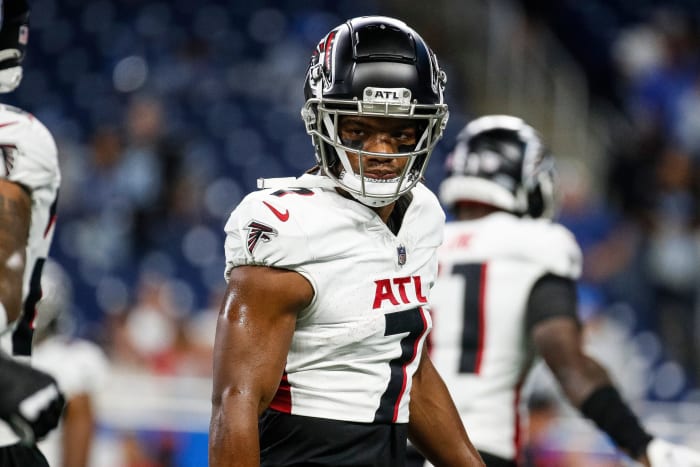 Bijan Robinson and the Atlanta Falcons will wear their white uniform tops in Week 4.